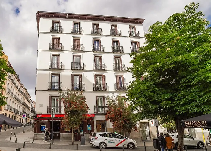 Bright And Cozy-2Bedrooms 1Bathroom-Chueca